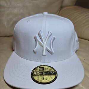 Whiteout New Era New York Yankees 59Fifty Men Baseball Cap Fitted Hat  ALL SIZES